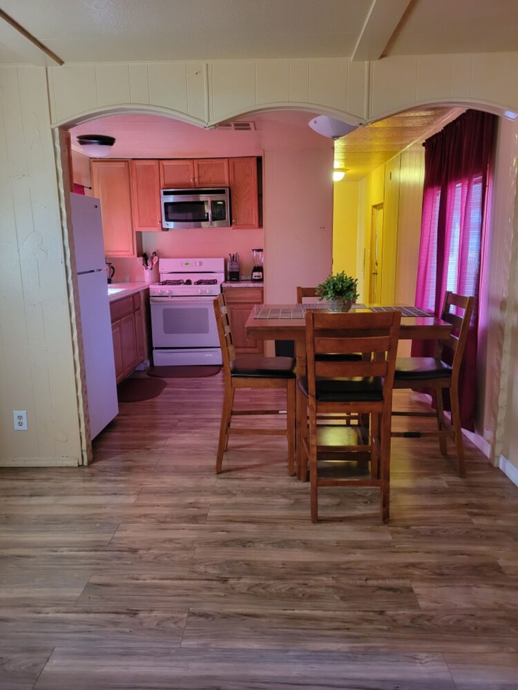 15 minutes from the strip of Las Vegas.