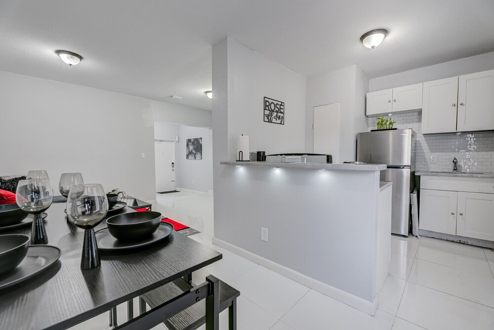 Deco Drive Miami • Near South Beach & Wynwood