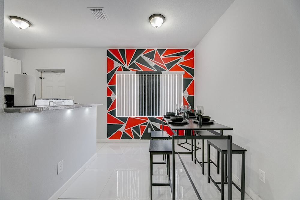 Deco Drive Miami • Near South Beach & Wynwood