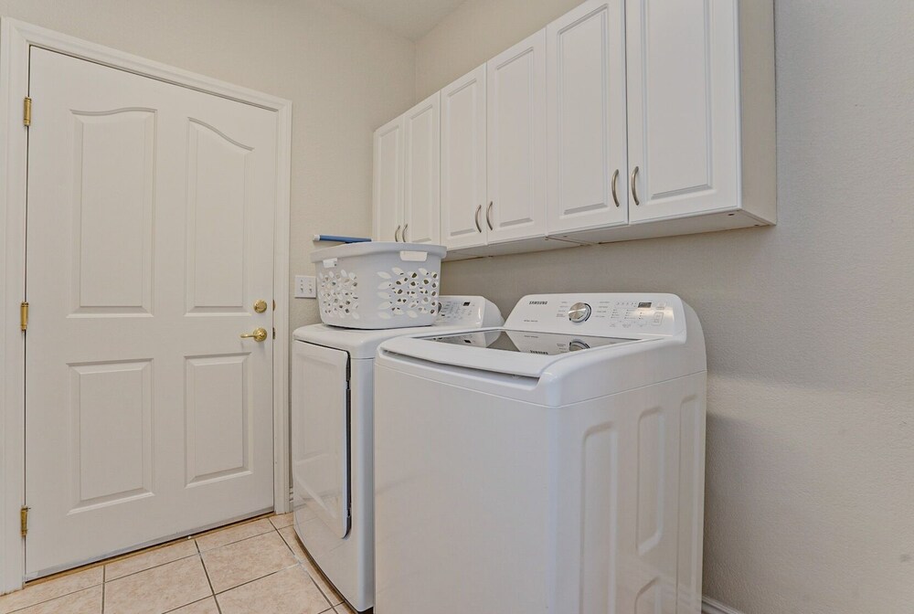 Charming, Cozy & Elegant Zen Retreat with Hot Tub