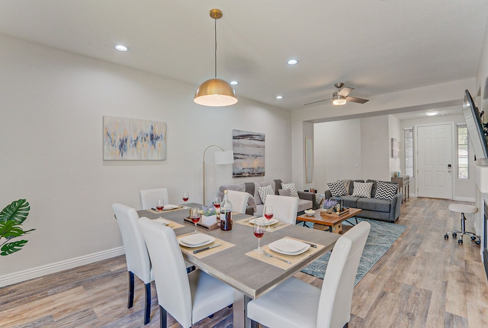 Charming, Cozy & Elegant Zen Retreat with Hot Tub