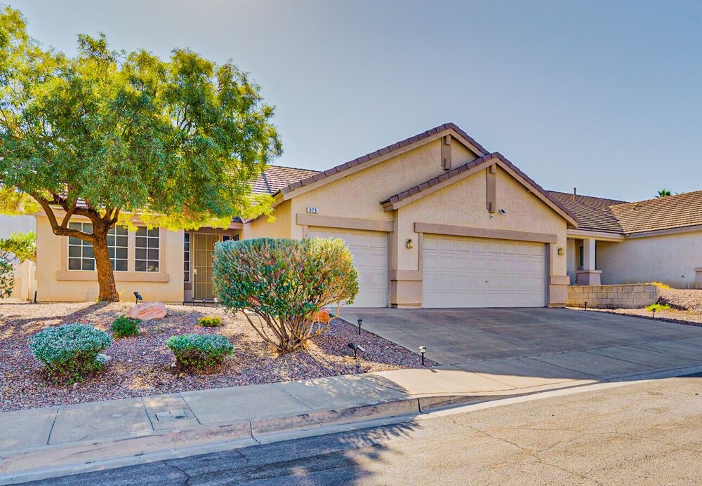 Charming, Cozy & Elegant Zen Retreat with Hot Tub
