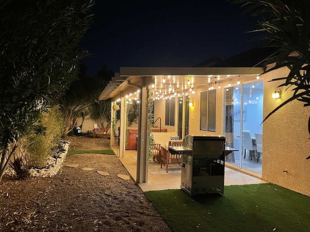 Charming, Cozy & Elegant Zen Retreat with Hot Tub