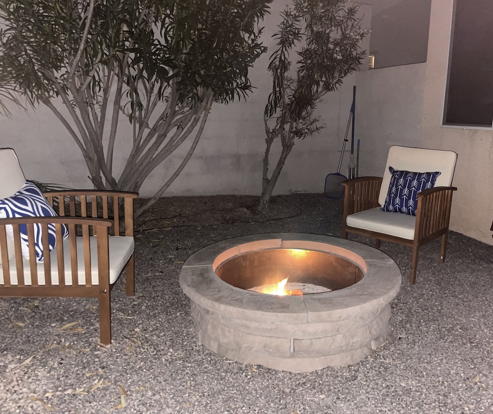 Charming, Cozy & Elegant Zen Retreat with Hot Tub