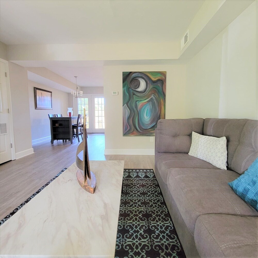 Updated Condo w/ Full Kitchen near NC State Raleigh Vrbo