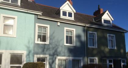Lovely 4-bed Victorian House in Bangor by the sea