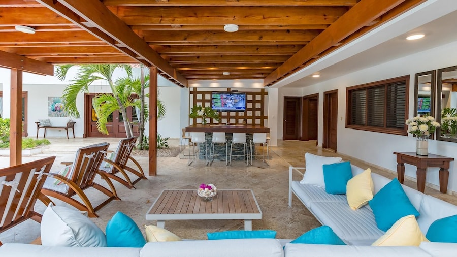 Casa de Campo Villa Luxurious Property up to 12 People With Pool Jacuzzi BBQ Golf