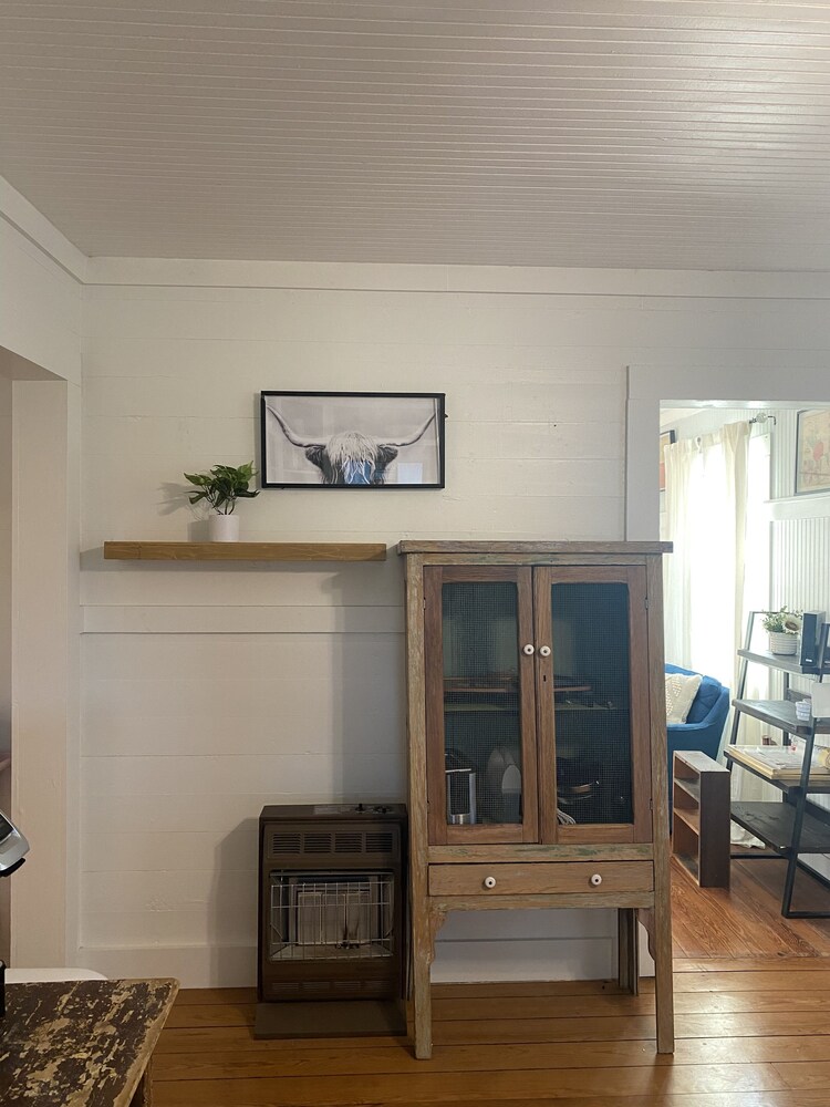 Bungalow near Roundtop 1940s farmhouse with 2022 comfort