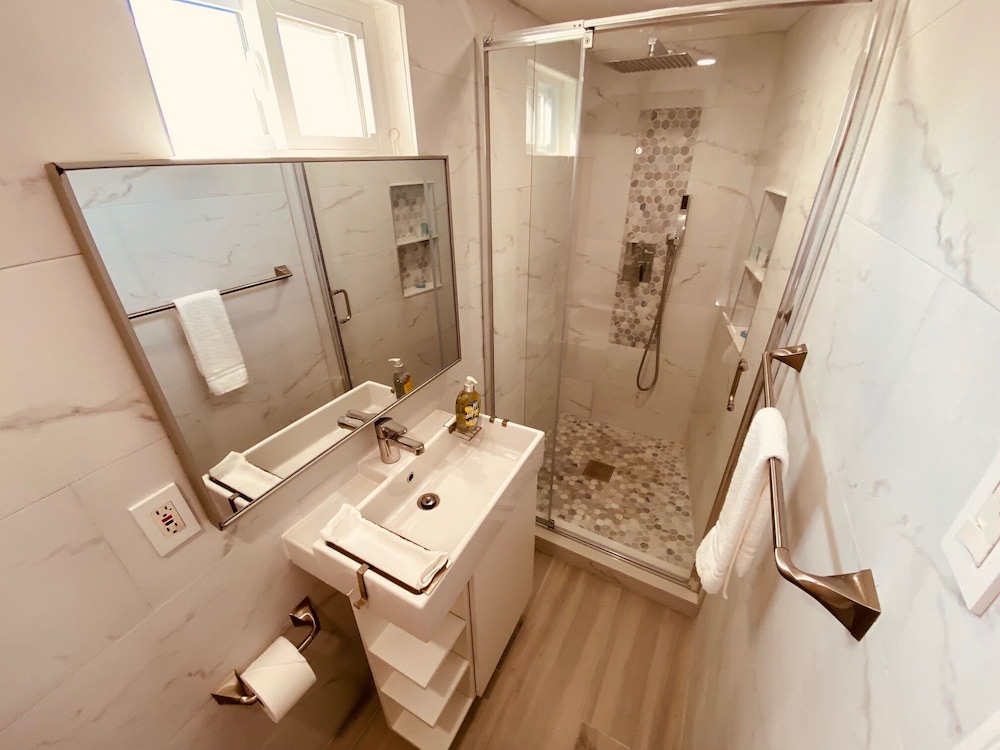 Sunset Beach Treasure Island 1/1 Wi-fi Parking 117-b