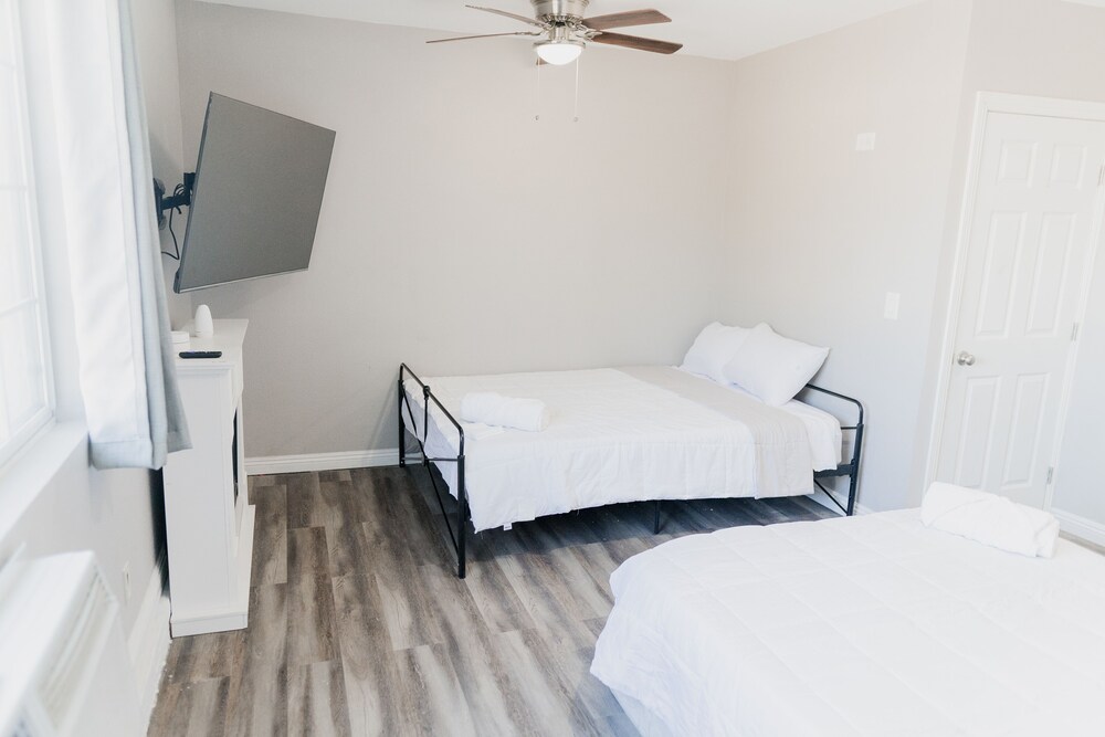 Perfect Vacation House | Backyard Oasis w/ Pool | Newly Remodeled