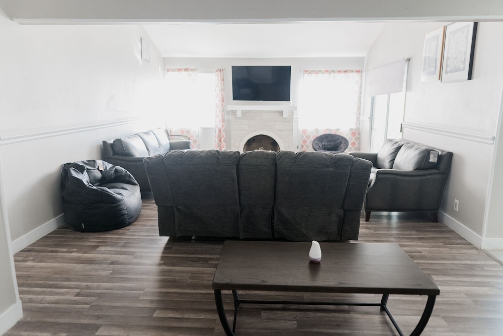 Perfect Vacation House | Backyard Oasis w/ Pool | Newly Remodeled