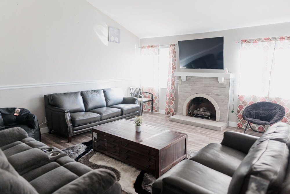 Perfect Vacation House | Backyard Oasis w/ Pool | Newly Remodeled