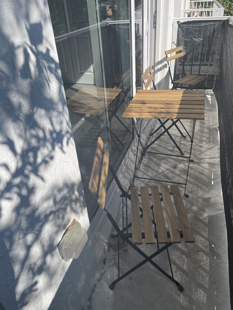 TOWNHOUSE CLOSE TO WYNWOOD & BEACHES