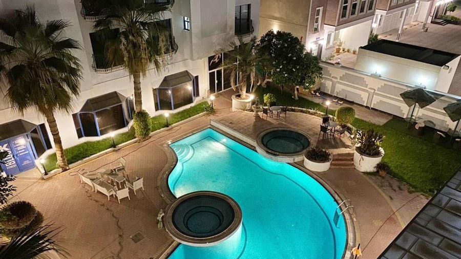 OYO 122 Majestic Hotel