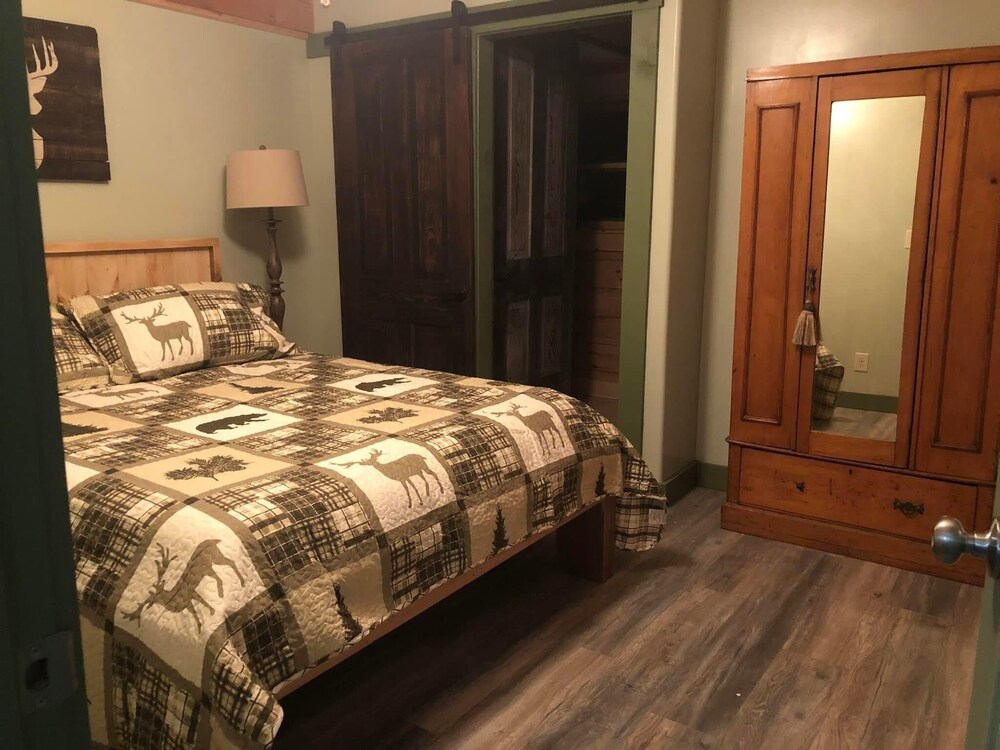 Enjoy Mentone in our cozy and comfy cabin!