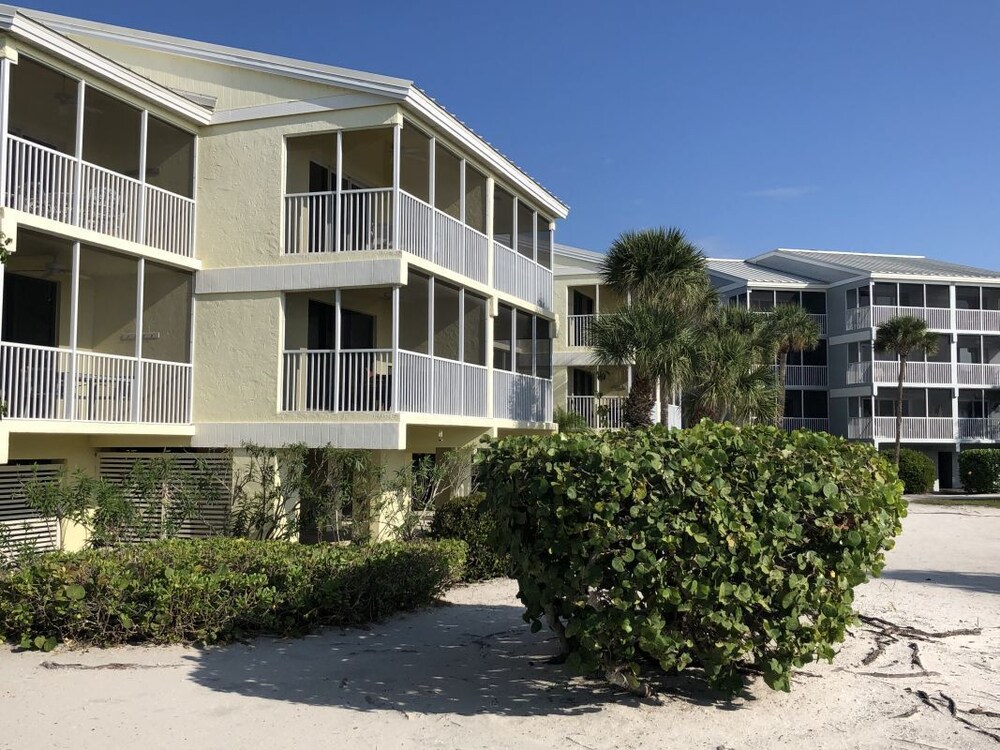 Rare Gem! 3 Gorgeous Units, Pools, Beach, Parking