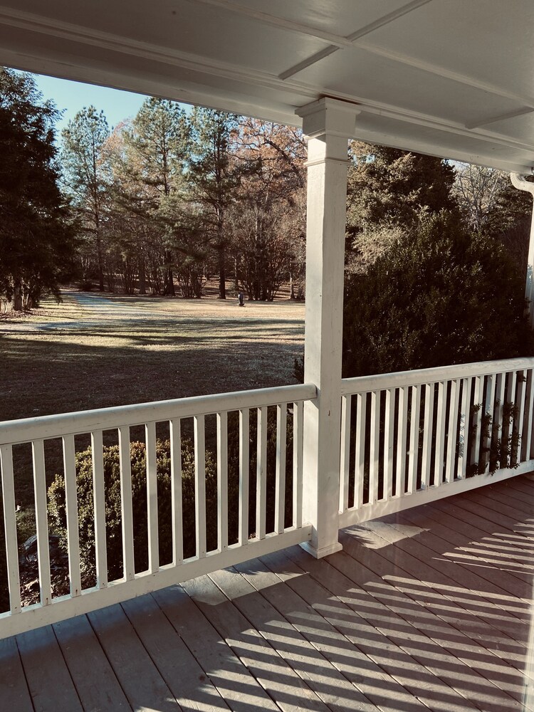 🏡🐣PrivateRomanticBungalow #FarmStay-NearbyLakeGaston🐣🏡