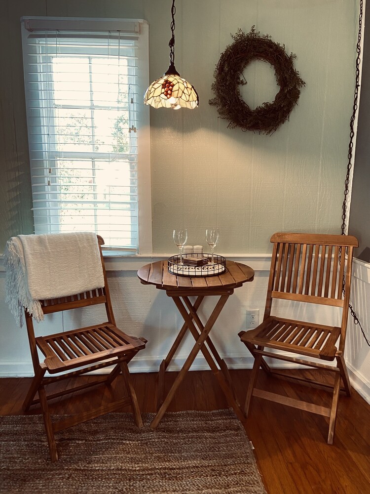 🏡🐣PrivateRomanticBungalow #FarmStay-NearbyLakeGaston🐣🏡