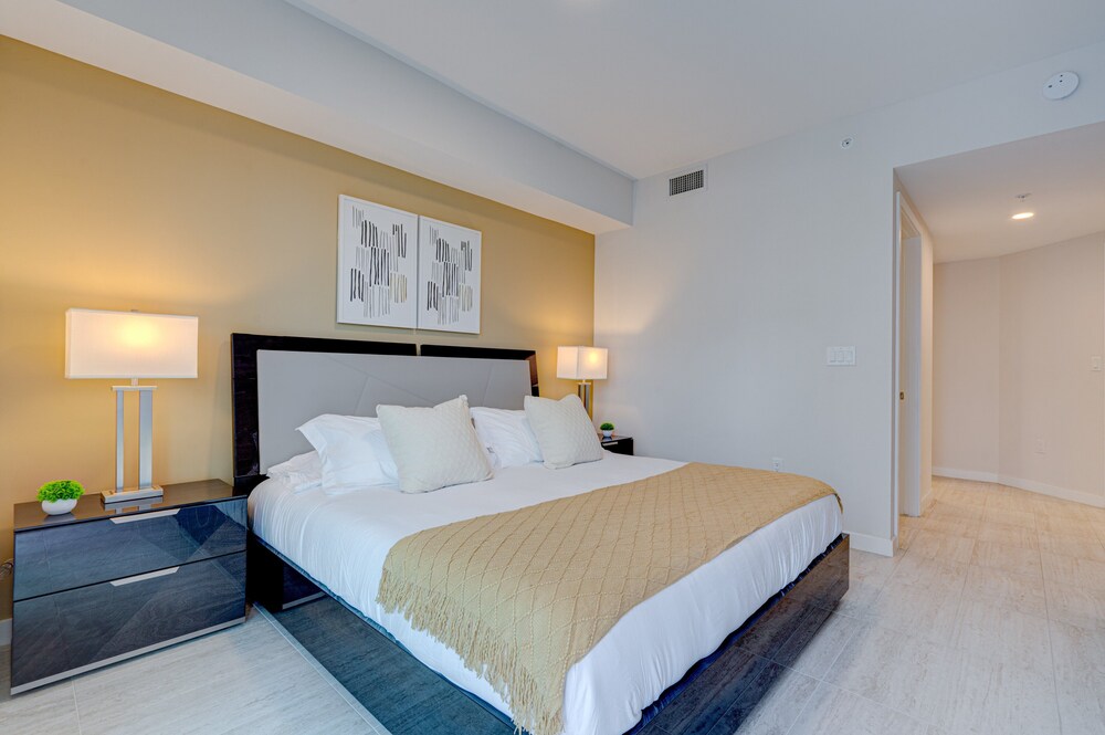 AS717 DESIGN DISTRICT, LUXURY BAYVIEW