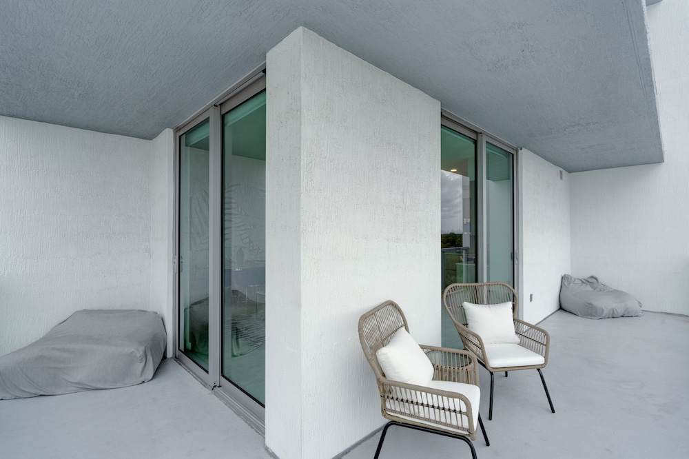 AS717 DESIGN DISTRICT, LUXURY BAYVIEW