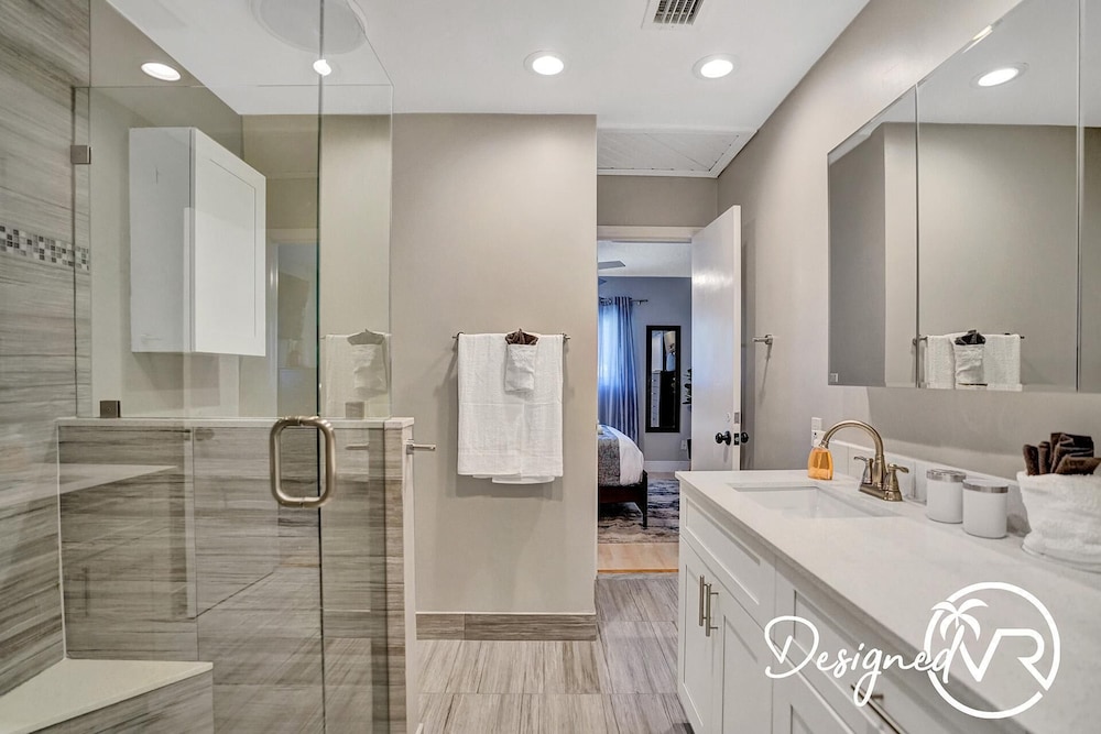 🌴🌴 Reunion Resort 7 BR w/Private Heated POOL & Fun-spaces 🏀🏸 🏐 𝘉𝘺 𝘋𝘦𝘴𝘪𝘨𝘯𝘦𝘥𝘝𝘙