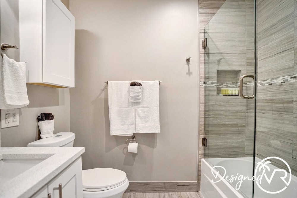 🌴🌴 Reunion Resort 7 BR w/Private Heated POOL & Fun-spaces 🏀🏸 🏐 𝘉𝘺 𝘋𝘦𝘴𝘪𝘨𝘯𝘦𝘥𝘝𝘙