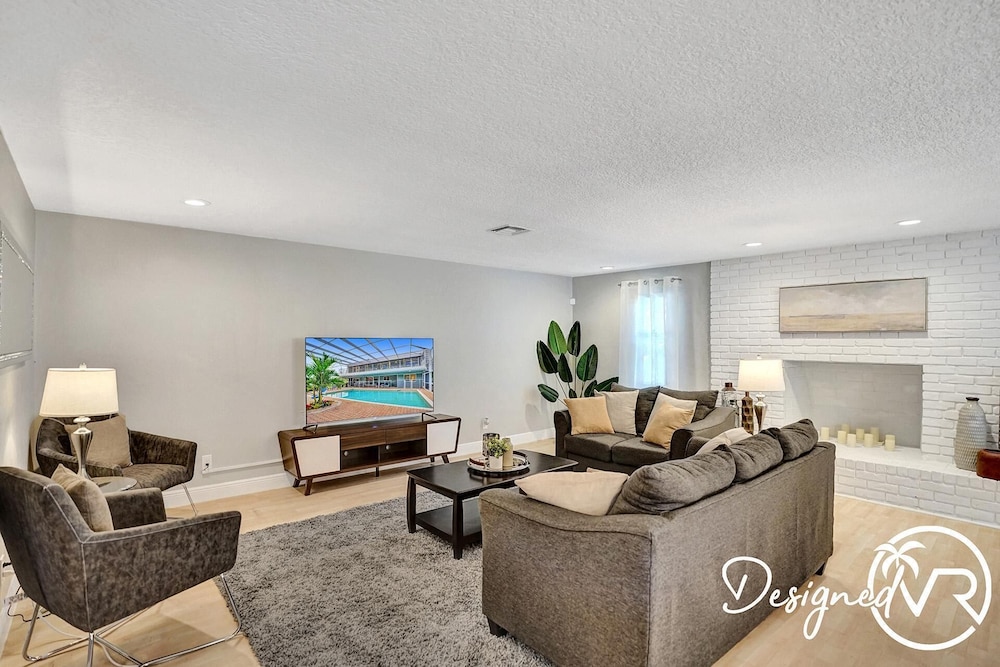 🌴🌴 Reunion Resort 7 BR w/Private Heated POOL & Fun-spaces 🏀🏸 🏐 𝘉𝘺 𝘋𝘦𝘴𝘪𝘨𝘯𝘦𝘥𝘝𝘙