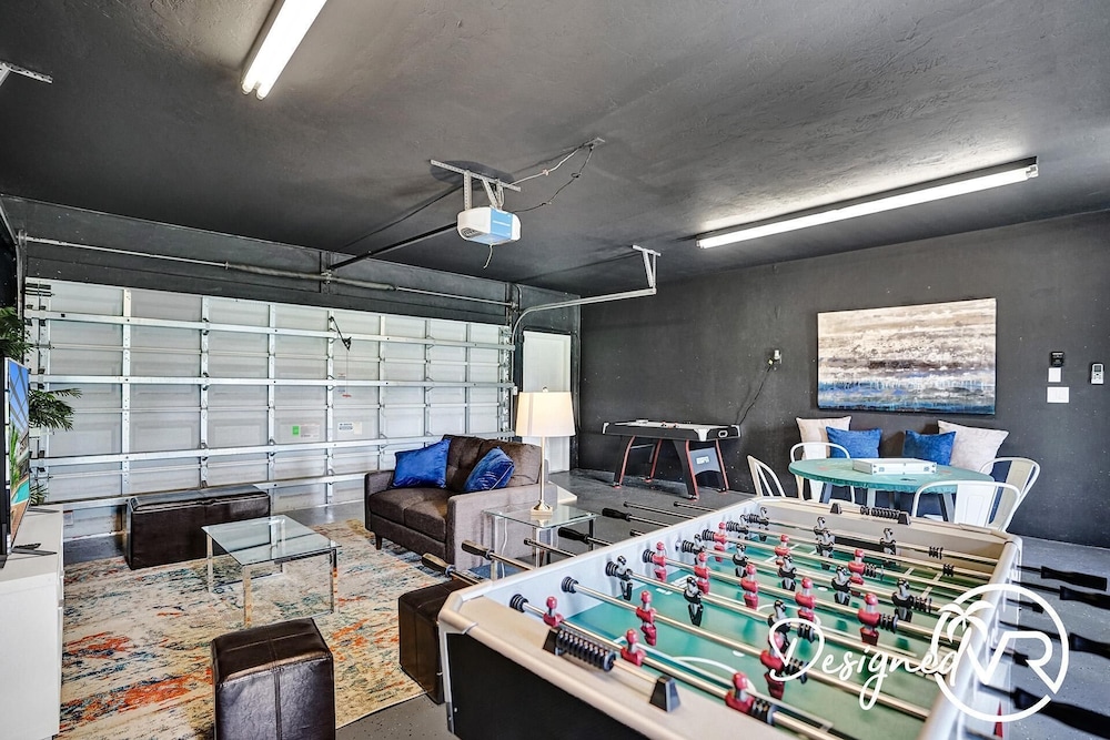 🌴🌴 Reunion Resort 7 BR w/Private Heated POOL & Fun-spaces 🏀🏸 🏐 𝘉𝘺 𝘋𝘦𝘴𝘪𝘨𝘯𝘦𝘥𝘝𝘙