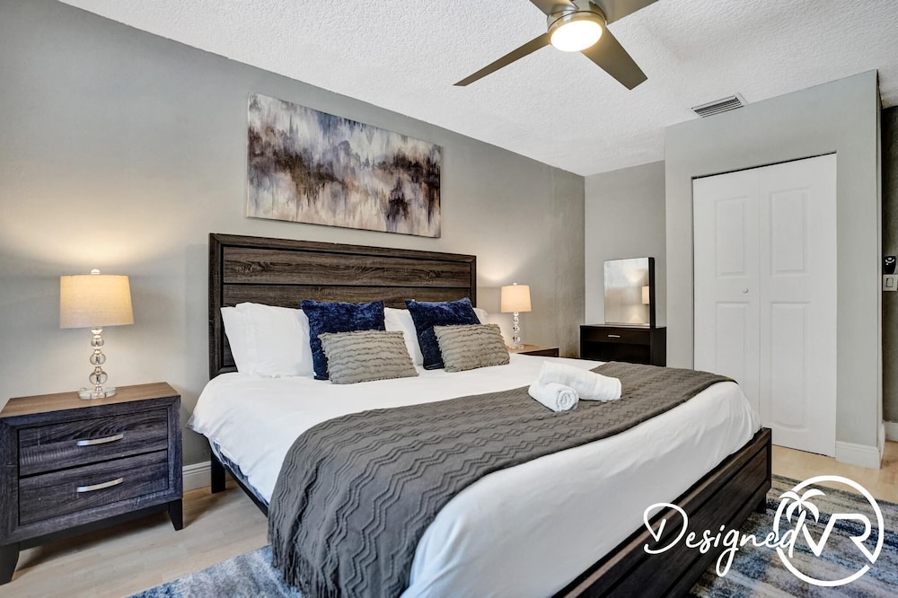 🌴🌴 Reunion Resort 7 BR w/Private Heated POOL & Fun-spaces 🏀🏸 🏐 𝘉𝘺 𝘋𝘦𝘴𝘪𝘨𝘯𝘦𝘥𝘝𝘙