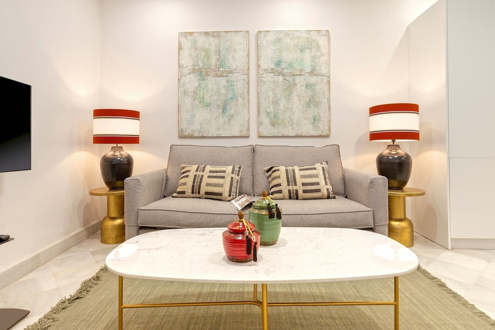 Beautiful 1 bd apartment in center city. Feria I Seville Vrbo