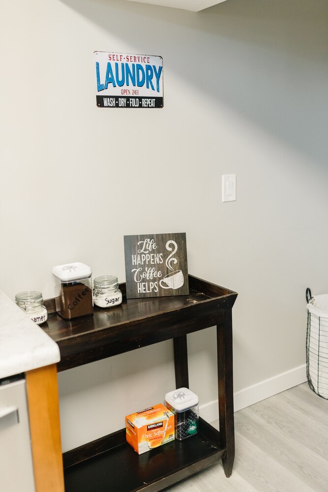 COZY BASEMENT APARTMENT PRIVATE ENTRANCE NEAR PARK Taylorsville