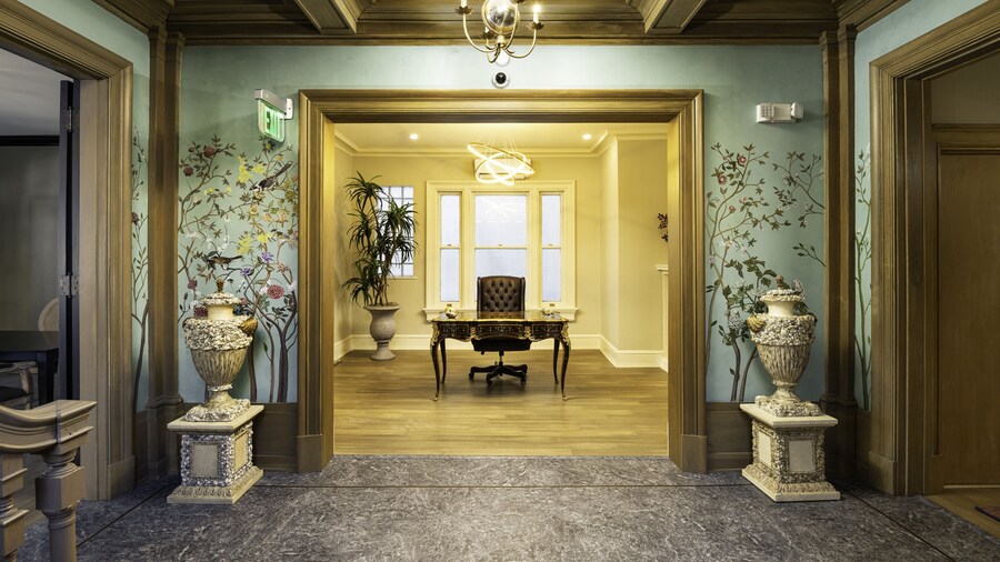 The Edward Hotel