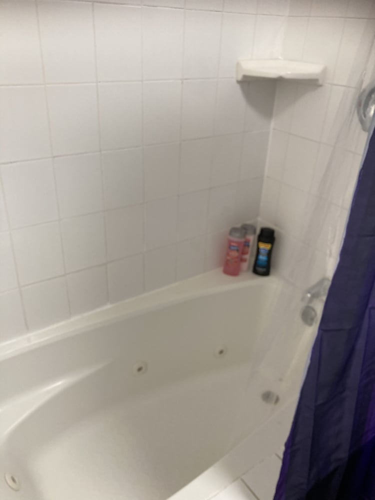 Jacuzzi Tub Studio? Welcome to Las Vegas!