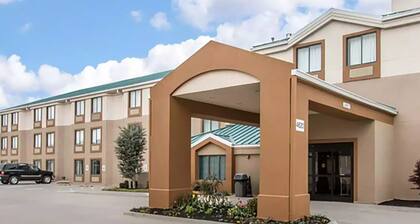 The Douillet by Demeure Hotels