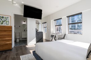 Studio | Blackout drapes, iron/ironing board, cribs/infant beds, free WiFi