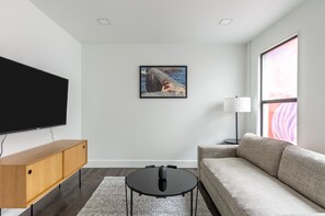 Deluxe Apartment, 1 Bedroom | Blackout drapes, iron/ironing board, cribs/infant beds, free WiFi