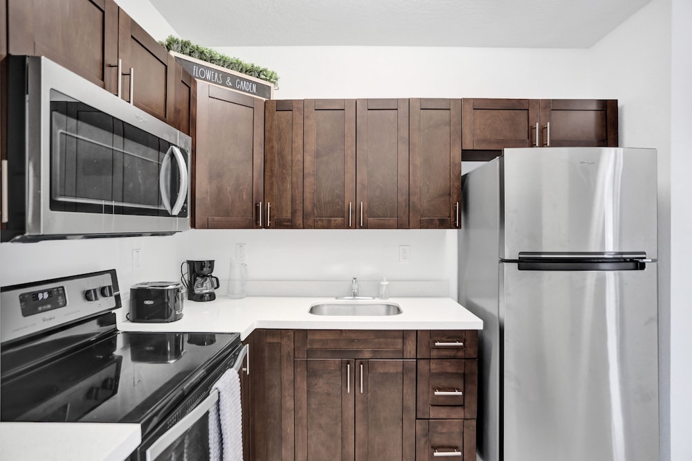 Rennzi Wynwood Apartments