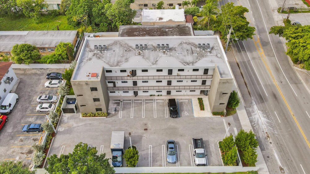 Rennzi Wynwood Apartments
