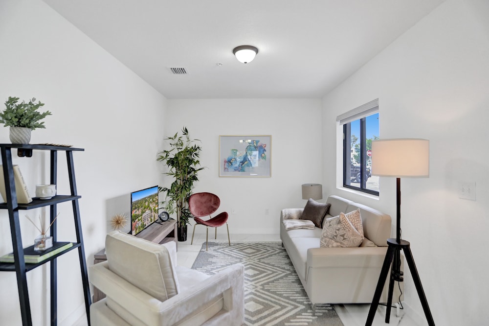 Rennzi Wynwood Apartments