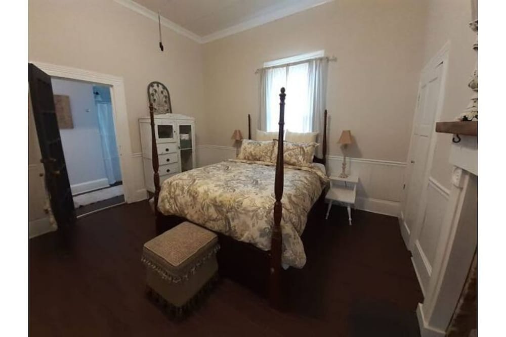 Senoia Farmhouse close to town, the home of The Walking Dead. Turin