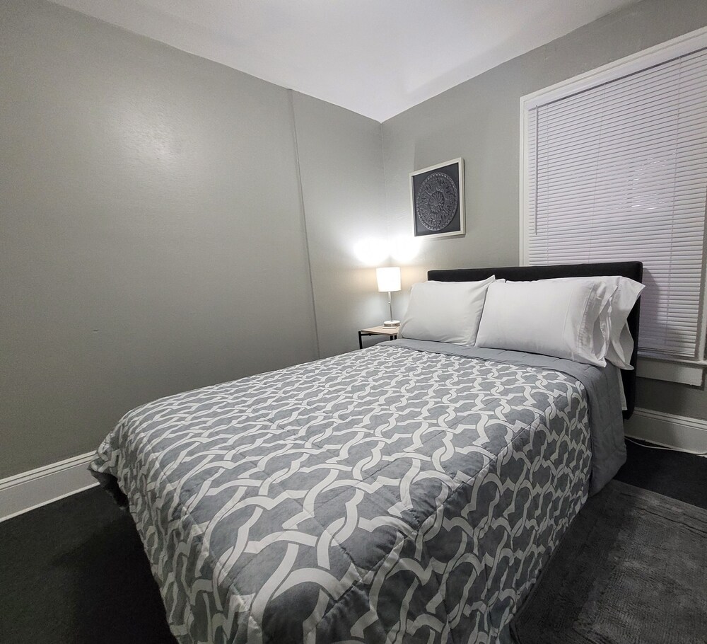 Two Bedroom Home in Beautiful downtown Lakeland Lakeland Vrbo