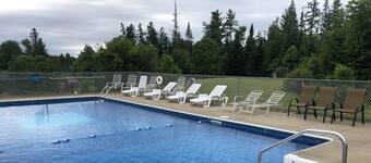 $113 Hotels near Santa's Village in Jefferson, NH | Orbitz