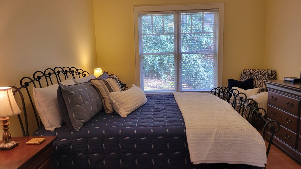 Private home Echota Resort, great amenities, 2car garage, near best