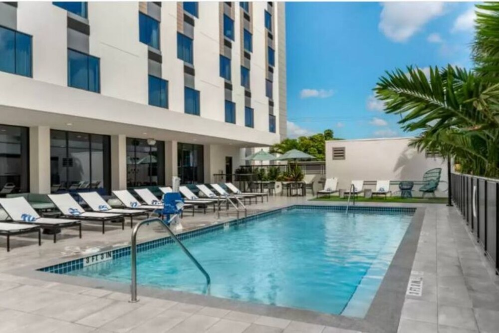 Amazing Stay Near Miami International Airport!!