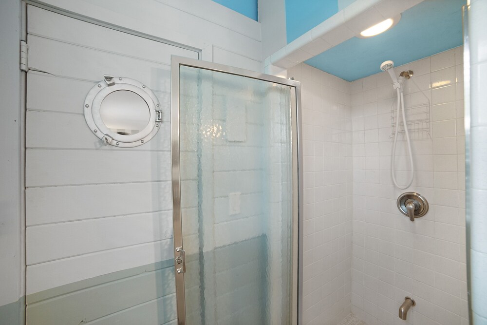 3/2 POOL-GOLF- BEACH/ HOUSE ESCAPE w Outdoor Shower
