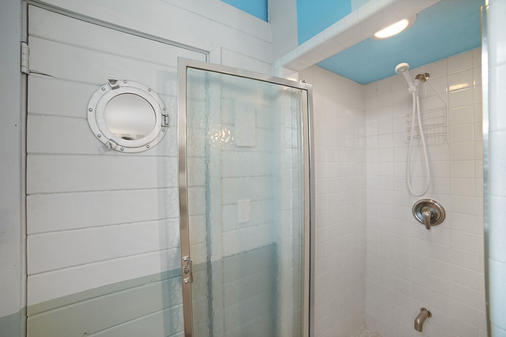 3/2 POOL-GOLF- BEACH/ HOUSE ESCAPE w Outdoor Shower