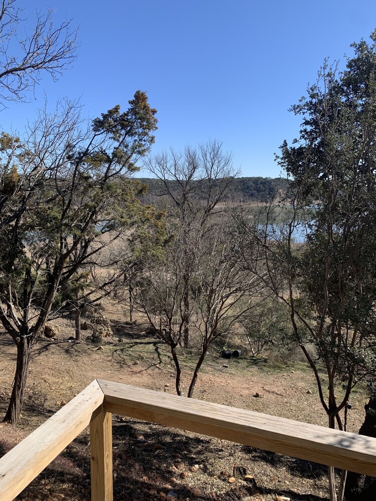 WATERFRONT - Lakepad  House on Lake Travis