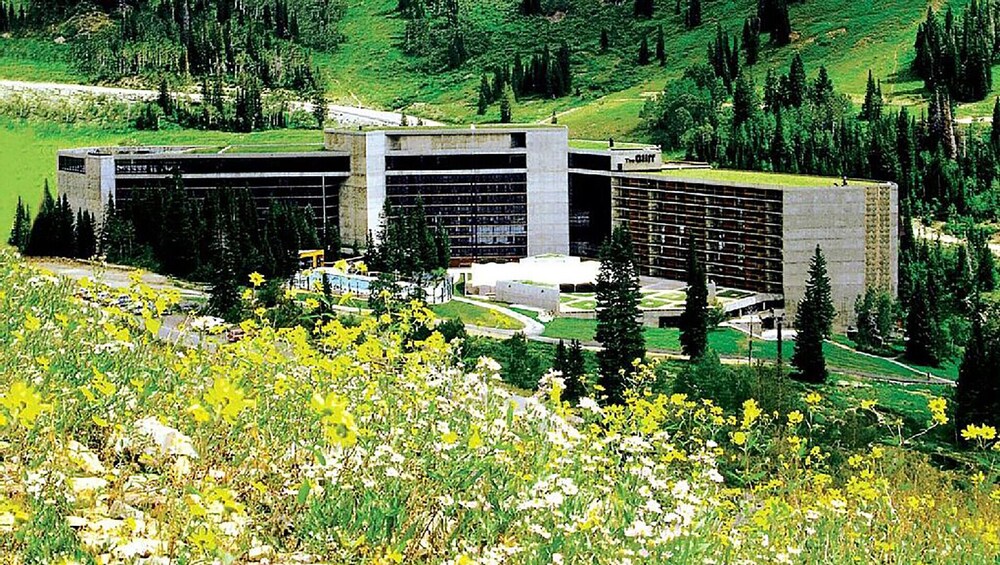 2 Bedroom - The Cliff Club at Snowbird - Full Resort Access