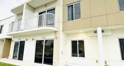 Miami Haven House - New & Modern 100% Hurricane Proof near MIA Airport, Marinas & FL Keys