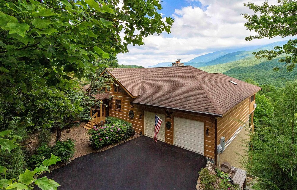 STUNNING View, PRVT Mountain Cabin, Sauna, MovieRm